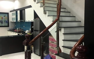 Cầu thang kính đẹp tại Ninh Bình